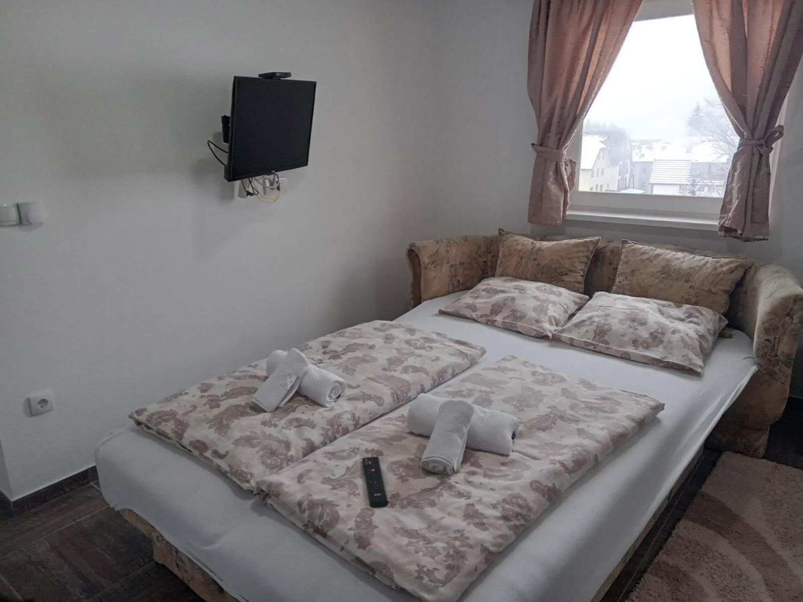 Vila Mozart - Apartments & Studios コパオニク エクステリア 写真