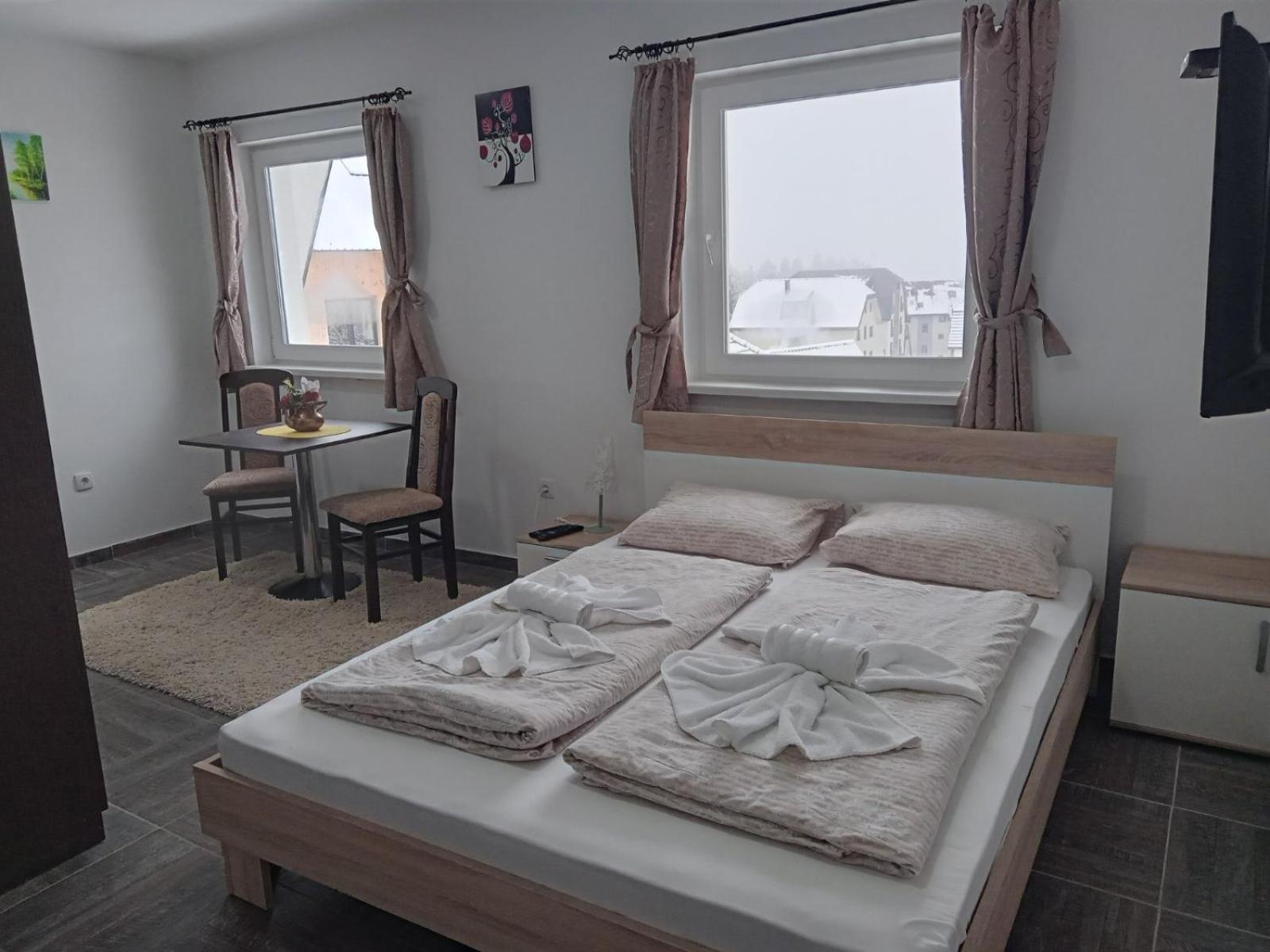 Vila Mozart - Apartments & Studios コパオニク エクステリア 写真