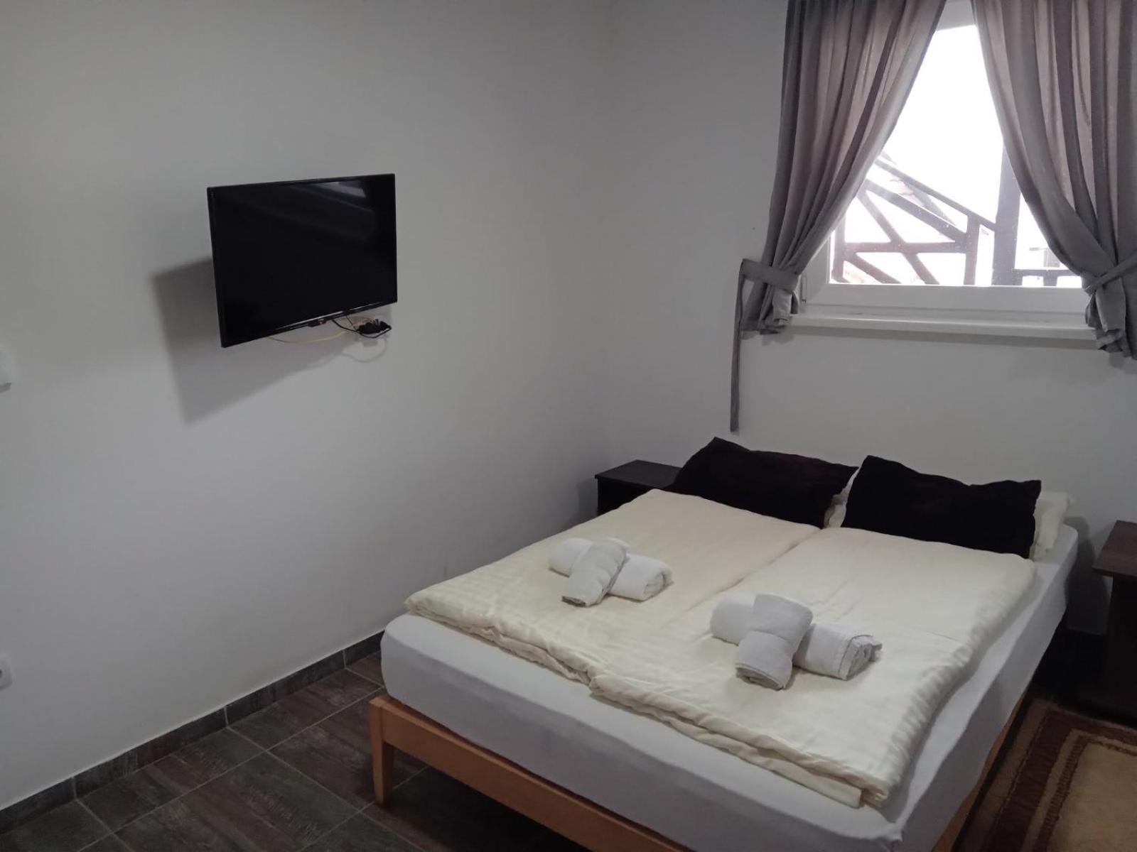 Vila Mozart - Apartments & Studios コパオニク エクステリア 写真